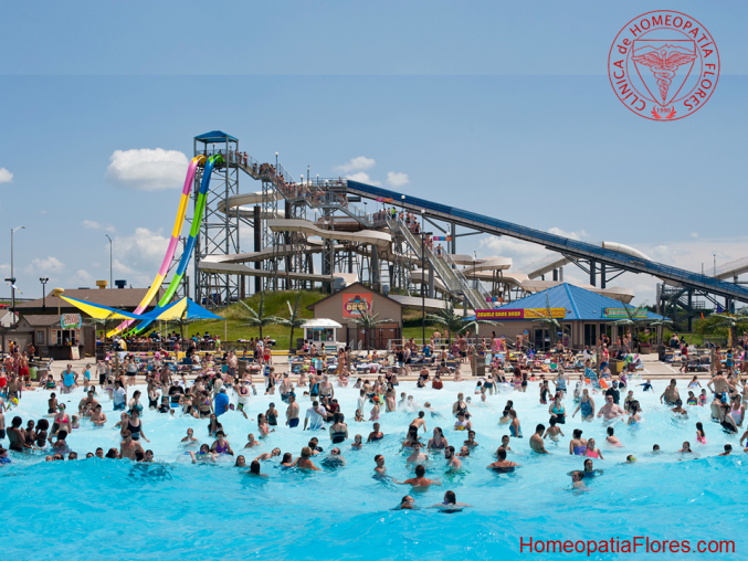 Que tan segura es el agua de las albercas y parques acuáticos?