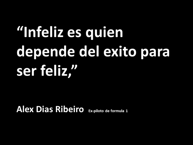 La felicidad es una emoción que se produce en un ser vivo cuando cree haber alcanzado una meta deseada.
