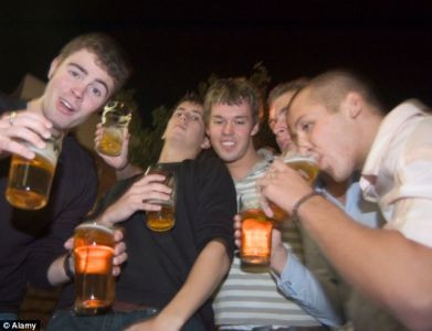 Los adolescentes que son grandes bebedores, muestran diferencias cerebrales.